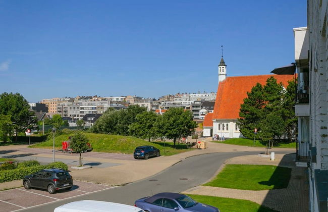 Charming Apartment Near the Beach - Photo 18