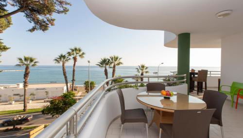 Villa Venecia, Apartamento de Lujo en 1º línea de playa + parking - Photo 4