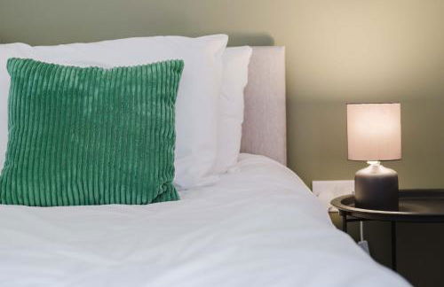 Modern and Comfortable Home away from Home - Photo 46