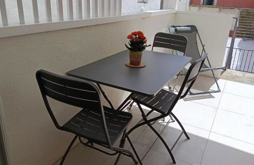 Appartement Hestia F1 bis + terrasse hyper centre - Foto 3