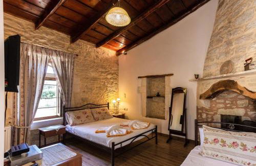 Allaria Villa Traditional Villa - Photo 11