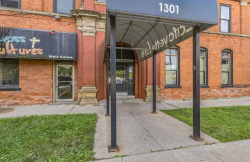 Stylish Chic Retreat At Lafayette Lofts 1 Bedroom Apts by RedAwning - Foto 50