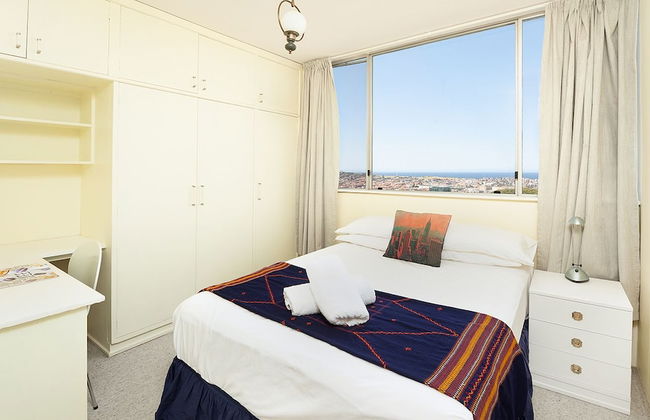 Bondi Apt for 4 Panoramic Ocean - Photo 3