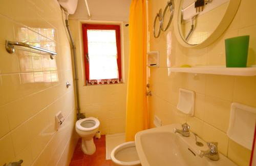 Holiday Home with Garden and shared pool - Foto 32