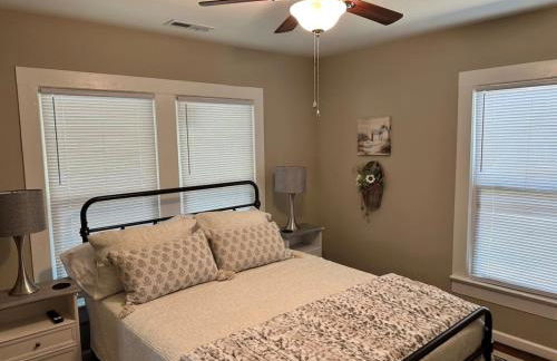 Charming 2 bed home - Close to Downtown Concord - Foto 9