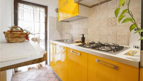 Pet Friendly Apartment In Rosia With Kitchen - Foto 3