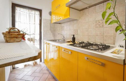 Pet Friendly Apartment In Rosia With Kitchen - Foto 3