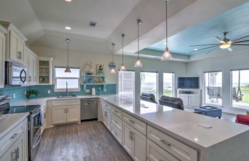 Steps to Gulf Crystal Beach Home with Deck and Views - Foto 8