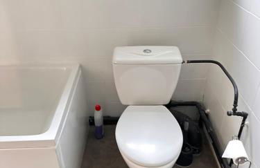 Maison cosy avec jardin, wifi et parking gratuit - Photo 17