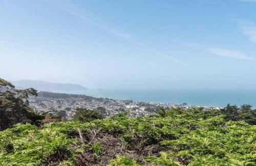 Ocean View Retreat Mins to Beaches & Trails - Photo 26