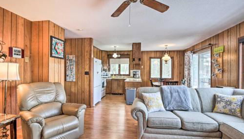 Cabin Getaway with Private Dock, Walk to Trail! - Foto 4