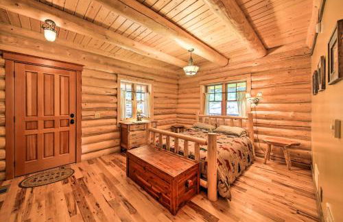 Waterfront Log Home with 95 Acres on Yaak River - Foto 22