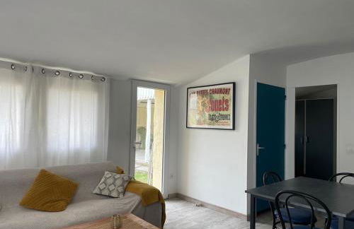 Chez moon Joli appartement rénové proche centre et parking privé - Foto 5