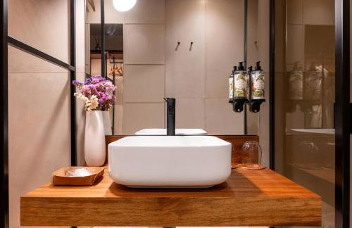 DOURWIN - Riverside Suites - Adults Only - Photo 12