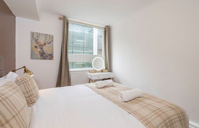 Lovely Apartments in Landward Court - Photo 1