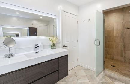 LA Hillside Retreat w Pool Views Fire Pit Outdoor Lounging Casa Bellagio by AvantStay - Foto 22