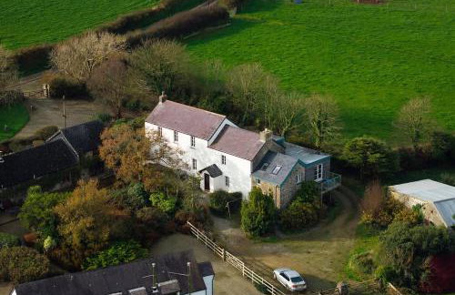 Farmhouse Charm with Modern Style in Pembrokeshire - Foto 1