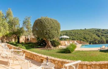 Casa de Piedra ubicada en el exclusivo wine village de Viladellops, te ofrece una experiencia única, donde el lujo y la tradición se fusionan en un entorno natural privilegiado - Foto 10