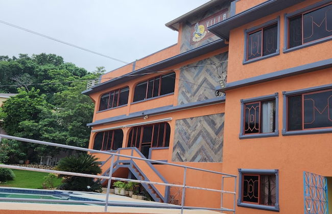 Beach-Pool-Sun-family-6 bedroom getaway - Foto 1