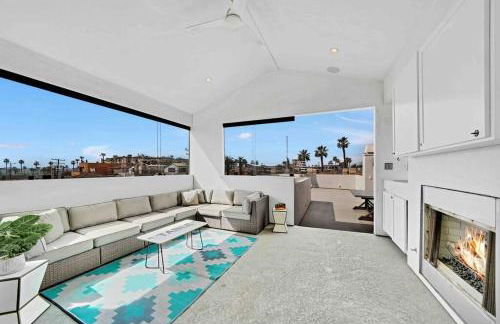 Coastal Paradise . Steps to the beach . Pool . Hot Tub - Foto 9