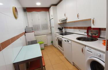 apartamento de tres dormitorios con garaje y todos los servicios cerca - Foto 13