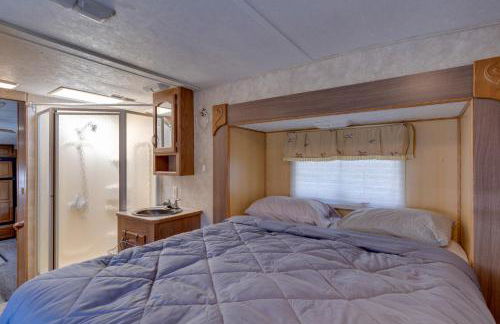 2 Mi to Lake Guntersville Peaceful Camper Home - Foto 14