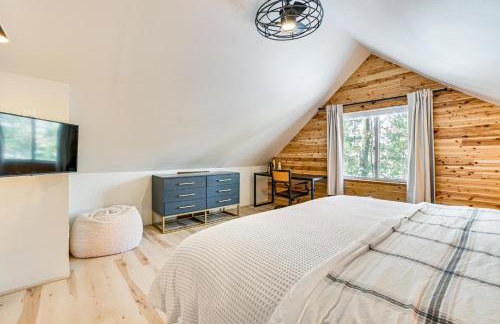 Roscommon Chalet with Hot Tub Near Higgins Lake! - Foto 9