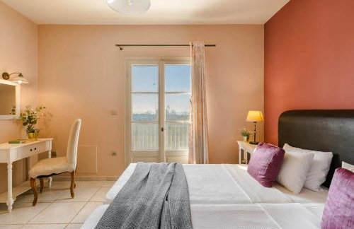 Nikolas by Vintage Travel - Photo 11