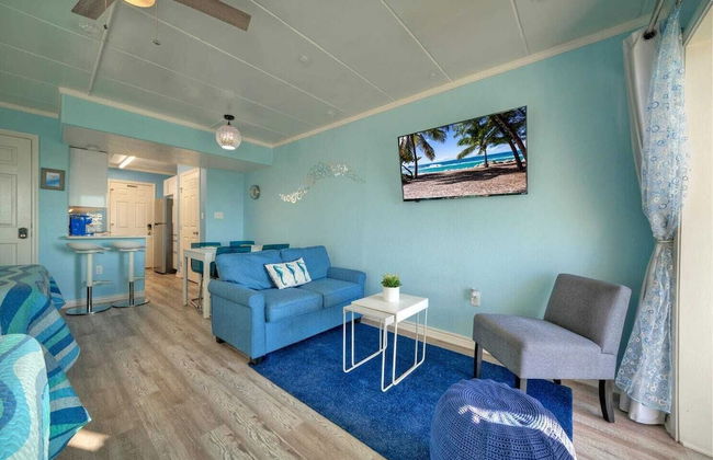 Oceanfront Condo w/ Private Balcony Pool + Tennis Bubbly Blew by Avantstay - Foto 5