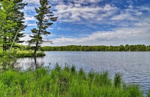 Burns Lake Cabin with Dock, Fire Pit, Rowboat and More - Foto 20