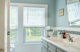 1890 CapeCod farmhouse:Charming, Private, Spacious - Photo 22