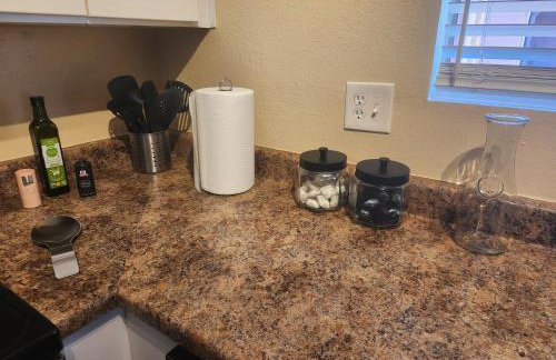Charming 1-bed apt, cook-ready kitchen, laundry, 5-8 mins to U of A and Downtown - Foto 11