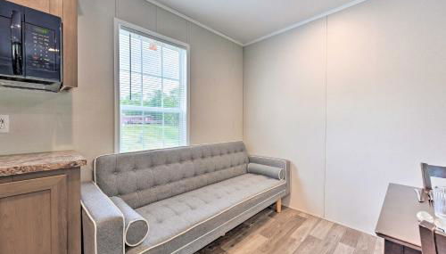 Cassopolis Escape, Near Stevens Memorial Park - Foto 2