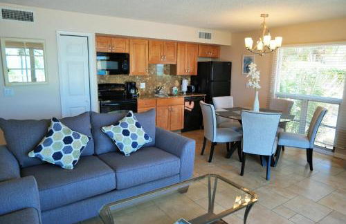 Beach and sunset view from your balcony - Photo 13