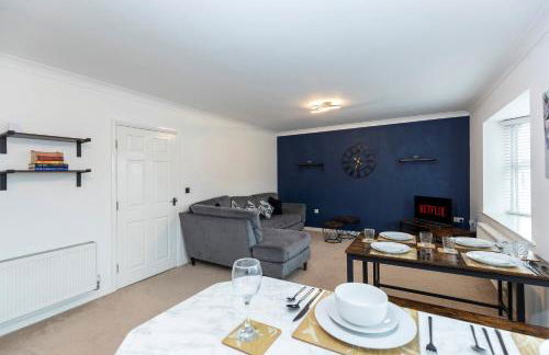 Spacious 3-Bed Home – Family Contractor Friendly - Foto 24