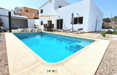 Villa Calma Climatized pool Private Jacuzzi Spa in Tarajalejo - Photo 2