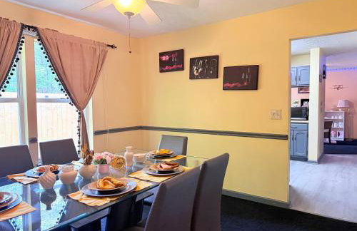 Large 3BR Home for Families and Work Stays With Fast WIFI - Foto 26