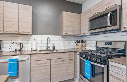 Lux Apt -PoolHotTubGymPrkg-View! - Foto 13