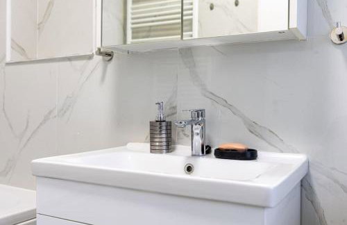 Cozy 2-bedroom house with parking slots - Photo 22