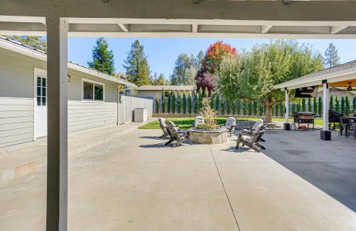 Backyard Oasis with Hot Tub and Views Weaverville Gem - Foto 23