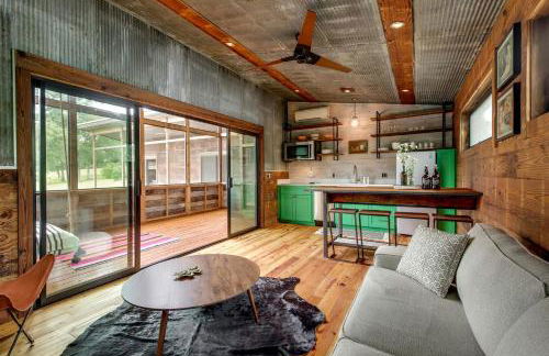 Artisan Cabin with Beautiful Decor and a Classic Fire Pit near Austin, Texas - Foto 3