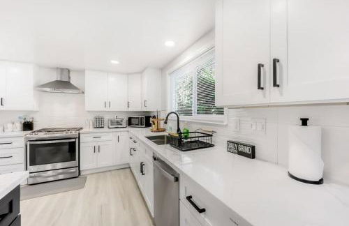 497-Upscale Family Home w AC & Patio near Meta & Stanford - Foto 35