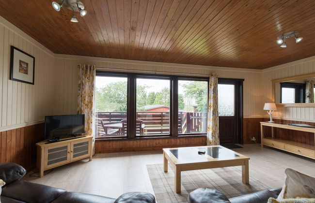 Conifer Lodge 8 With Hot Tub, Newton Stewart - Photo 8