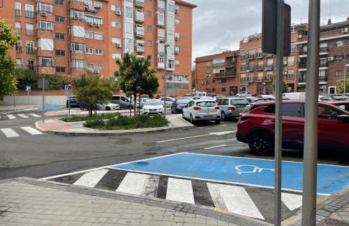 A 4 min andando del metro 3 habitaciones con baño privado - Foto 17