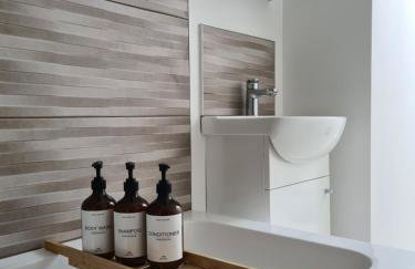 Modern River View Mytholmroyd Apartment - Photo 15