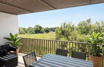 AGENCE JF IMMO-T2 climatise 4 pers avec terrasse vue campagne piscine et parking V0773 - Foto 1