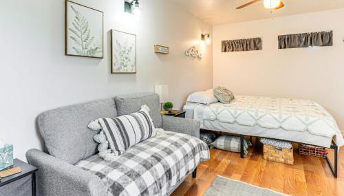 Hike, Fish and More Cozy Studio with Yard in Augusta! - Foto 5