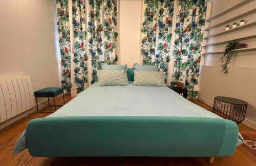 Jennys-Getaways Sunny Apartment Close Cité du Vin - Foto 10