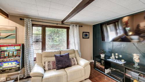 Easy Cleveland Access! Quiet Suburb Stay with Yard - Foto 4