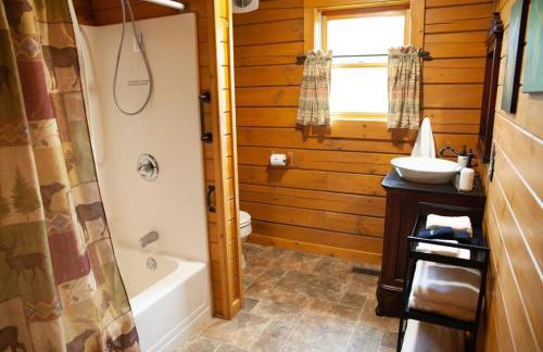 Cabin Otisco Lake Views Fire Pit & Pool Table - Foto 16